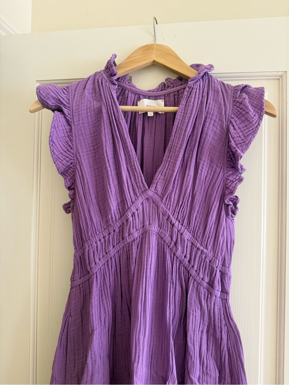XiRENA Lavender Crinkle V-Neck Ruffle Sleeve Dress
